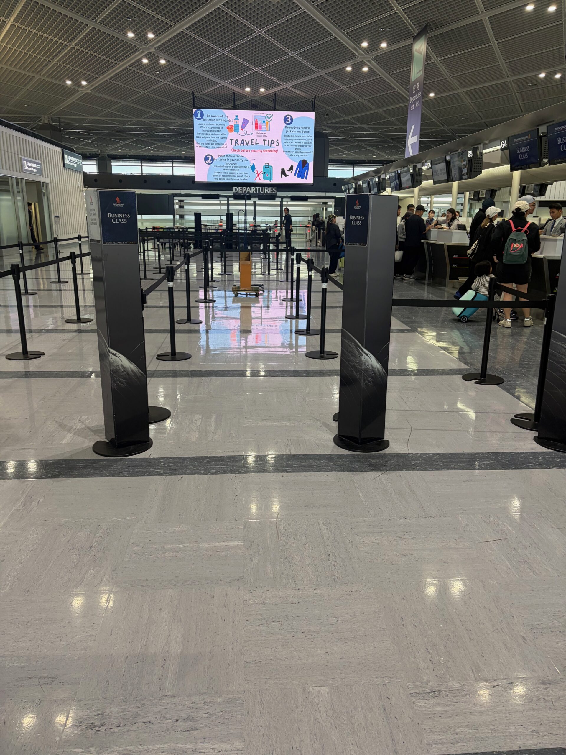 シンガポール航空ビジネスクラスチェックインカウンター
