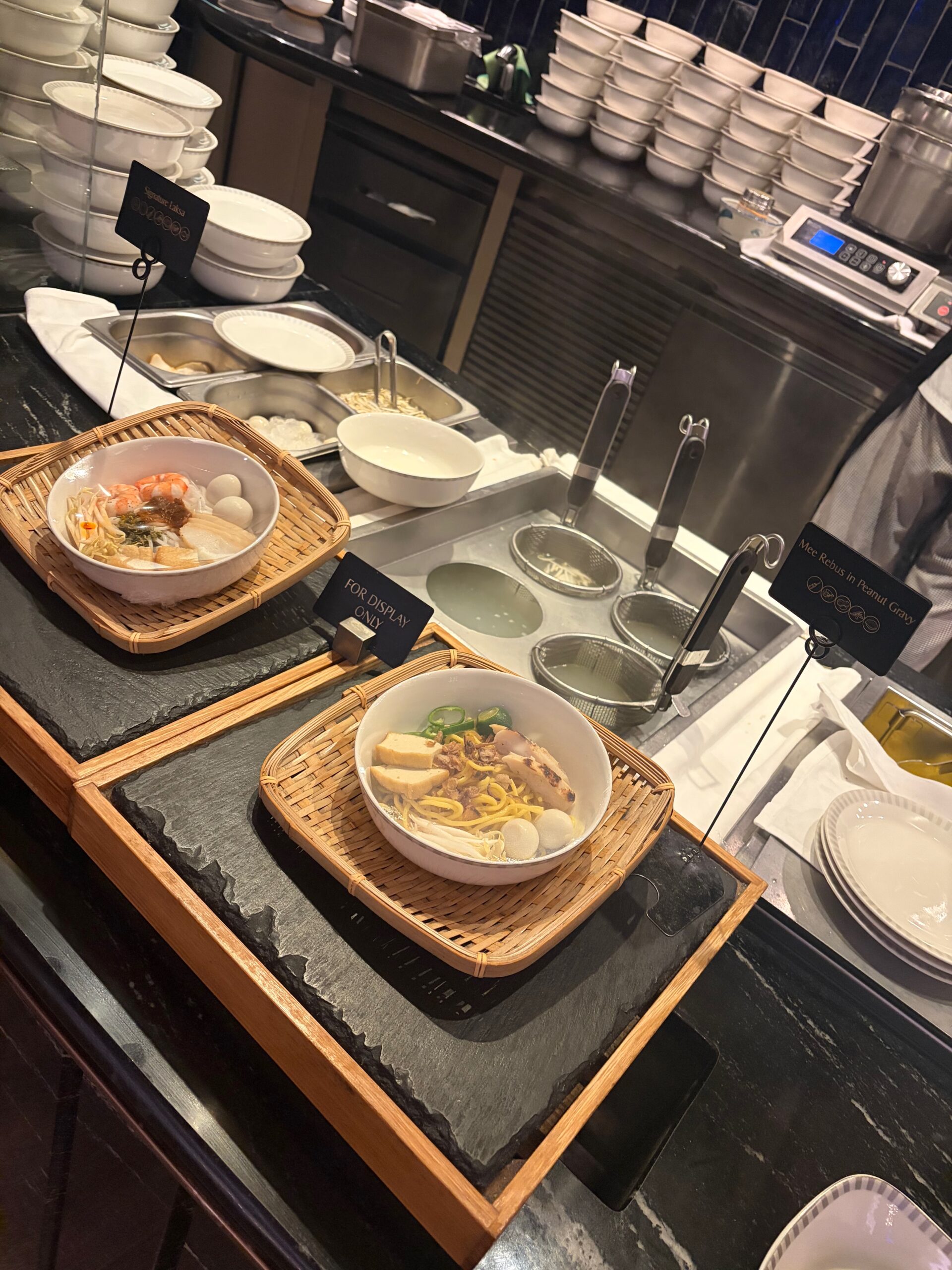 シルバークリスラウンジのラクサ